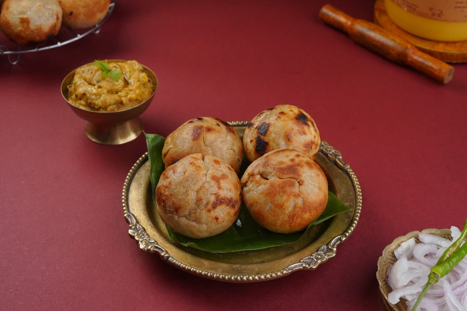 Aachari Litti with Jimikand Chutney